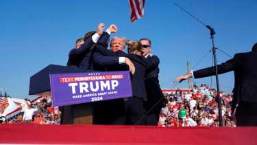 Detonaciones y Donald Trump en el suelo: el momento exacto en el que comenzó el tiroteo