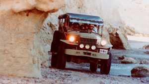 Era periodista, perdió el trabajo, burló el «corralito» y compró un camión para hacer excursiones en Las Grutas, conocélo