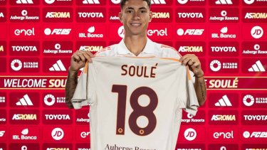 Matías Soulé fue presentado en la Roma de Italia.