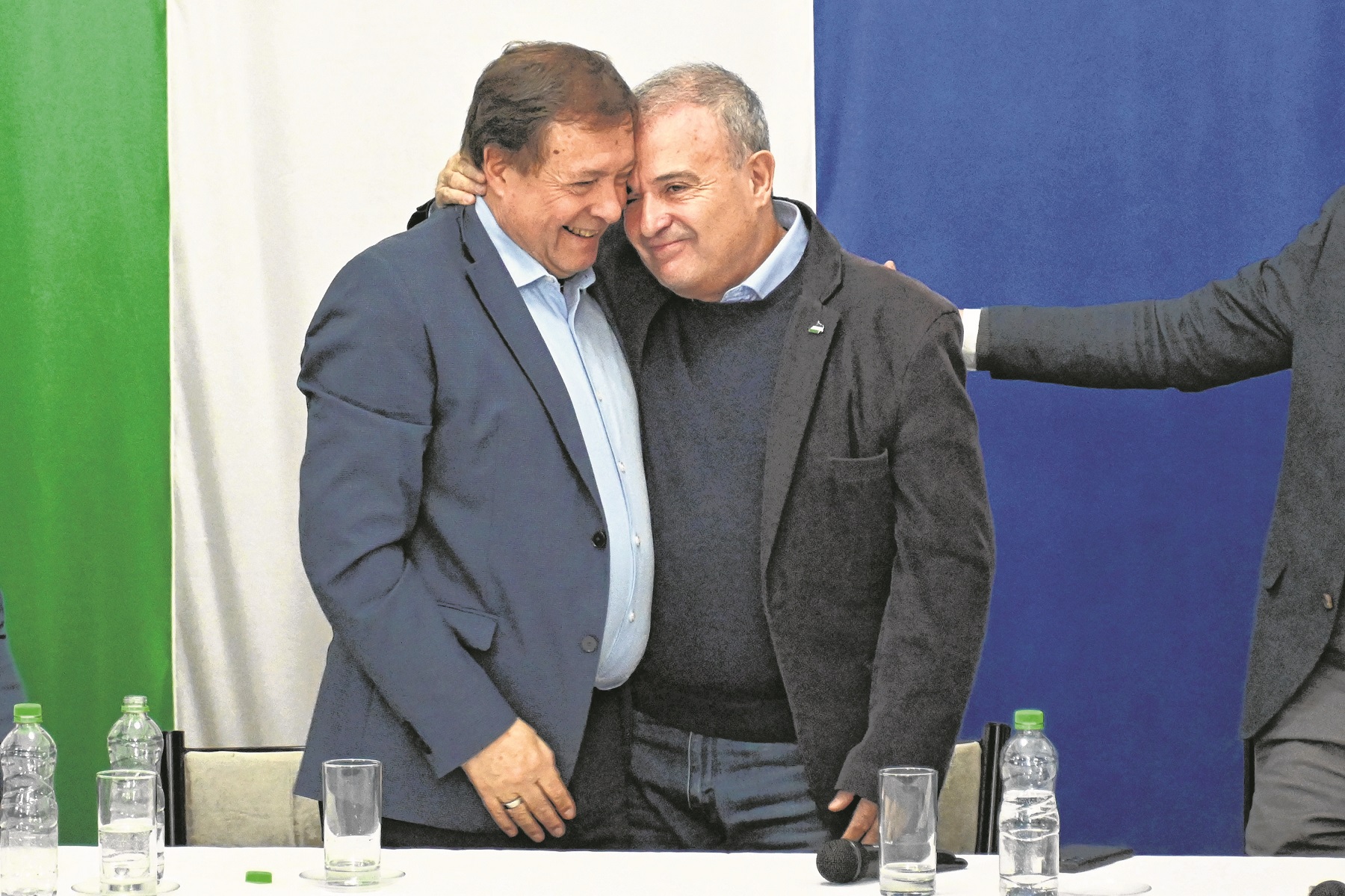 Planta de GNL: la camiseta y los cambios internos en Río Negro