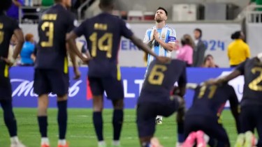 Messi habló sobre el penal que erró en la tanda de penales ante Ecuador. (AP Foto/Kevin M. Cox)