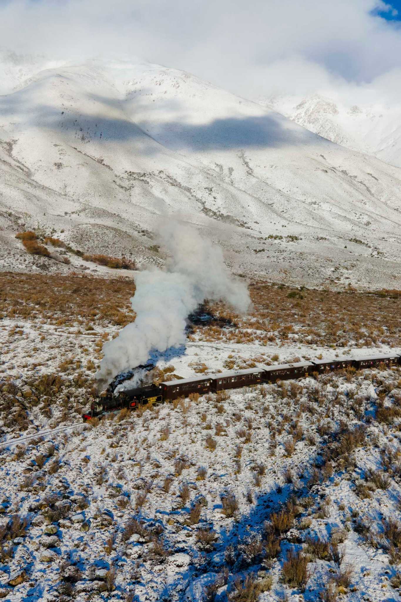 Los maravillosos trenes tur&iacute;sticos de Argentina, entre la nieve o las nubes: cu&aacute;nto salen los pasajes