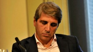 Improvisación, falta de timing y «fuego amigo», la tormenta que enfrenta el plan económico de Caputo