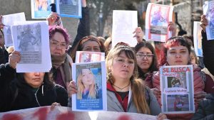 A una semana de su desaparición marcharon por Luciana Muñoz en el centro de Neuquén