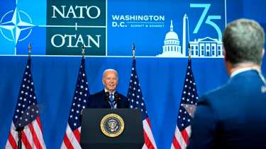 Joe Biden ratificó su candidatura en Estados Unidos, tras confundir a Zelenski con Putin. (Crédito SAUL LOEB / AFP)