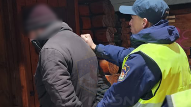 Detuvieron a un hombre con pedido de captura vigente en Villa La Angostura durante el operativo nieve.