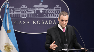 Adorni desmintió amenazas terroristas contra Javier Milei y habló de las críticas de un asesor