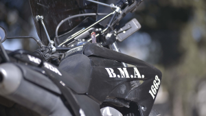 Insólito | Vecinos impidieron la detención de dos personas en Roca: echaron a la policía a los piedrazos