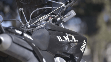 Vecinos impidieron la detención de delincuentes en Roca, arrojando piedras a la policía. Foto Archivo.