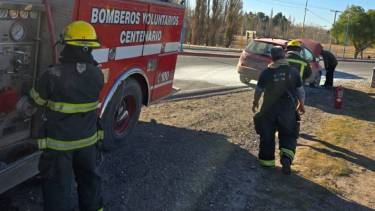 Bomberos terminaron de apagar el fuego. Foto: Centenariodigital.com