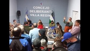 Video | Tasa vial: así fue el tenso cruce entre vecinos y concejales en Villa Regina