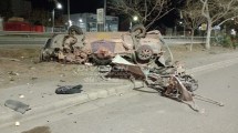 Imagen de Choque en la Ruta 22 de Neuquén: el auto quedó destruido, pero él se salvó y salió ileso