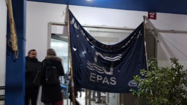 Este miércoles desde las 7 se encuentran tomando el edificio en el centro de Neuquén. 