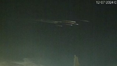 Video | ¿Satélites de Elon Musk?: el extraño fenómeno que iluminó la noche en la cordillera de Neuquén
