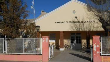El hallazgo de una bala de plomo en la carne que llegó a una escuela ocurrió en la Primaria 26 de Sierra Colorada. Gentileza
