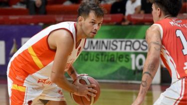 David Oviedo en La Caldera, con la camiseta del Torito. Ahora se vestirá de Rojo. (Archivo Matías Subat)
