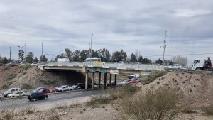 Un accidente sobre Ruta 7, camino a Centenario, ocasionó un caos de tránsito