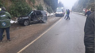 Un hombre en grave estado luego de chocar contra un camión sobre Ruta 40 en Villa la Angostura (Foto: gentileza)