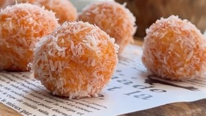 Bolitas de boniato y coco, un postre facilísimo