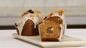 Cómo hacer un budín sin harina tradicional, con frutos secos, para chuparse los dedos: paso a paso