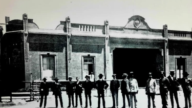 El edificio de Viedma, se inauguró en 1916. Foto: Gobierno de Río Negro. 