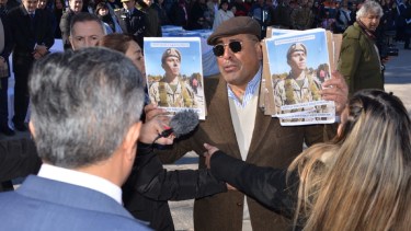 Frente a frente. Juan José Córdoba y el gobernador, el viernes en Zapala. (Gentileza)