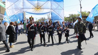 Neuquén realiza un desfile para celebrar este 9 de julio, día de la Independencia. (Foto Neuquén Informa)