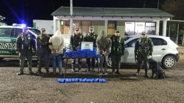 Encuentran 87 paquetes de droga ocultos en un auto en el acceso sur de Las Grutas: tenía como destino Chubut