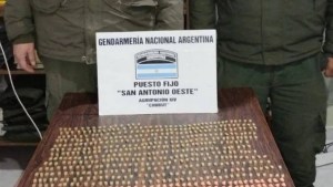Detuvieron un hombre que viajaba en colectivo con 992 pastillas de éxtasis en la Ruta 3 cerca de San Antonio Oeste