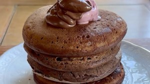 Pancakes de chocolate: suaves y esponjosos en menos de 5 minutos