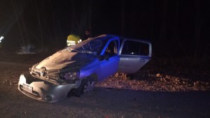 Persecución, vuelco y fuga en Roca: continúa la búsqueda de los prófugos y la mujer permanece internada