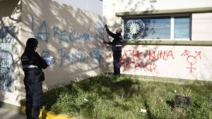 Quién es uno de los prófugos del vuelco en Roca, luego de una persecución