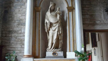 San Justo de Arbois tiene erigida su iglesia en Francia.-