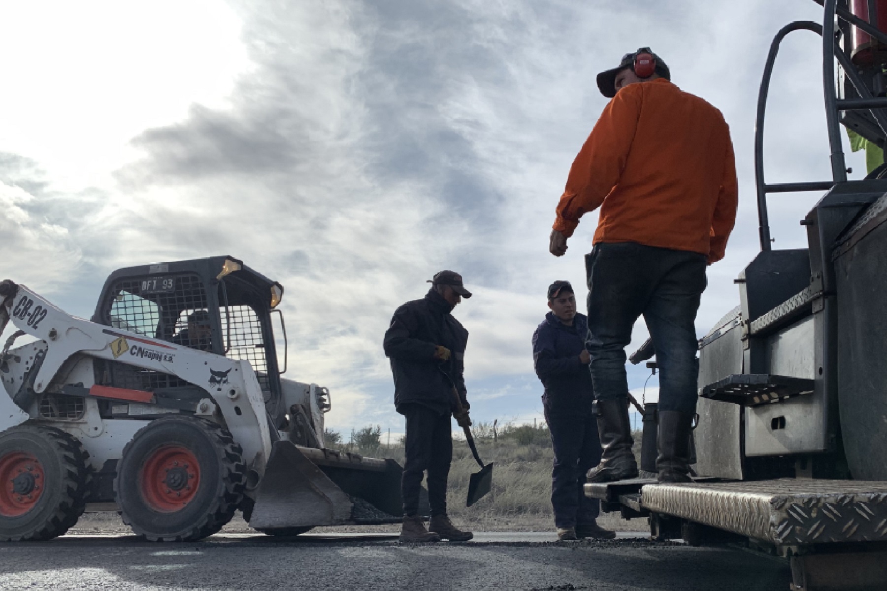 Vialidad Nacional realiza tareas de bacheo en la Ruta 22 entre ...