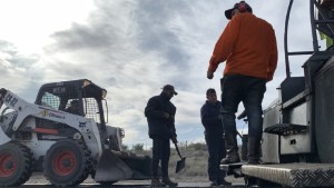 Vialidad Nacional realiza tareas de bacheo en la Ruta 22 entre Cipolletti y Regina