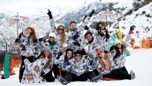 El Gobierno aprobó el reglamento de turismo estudiantil y eliminó la cuota cero