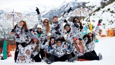 El Gobierno aprobó el reglamento de turismo estudiantil y eliminó la cuota cero