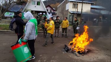 Protesta de brigadistas en Neuquén. 
