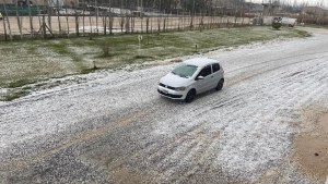 Video | Cayó granizo en Allen tras la intensa nevada en el Alto Valle: mirá el video y las fotos