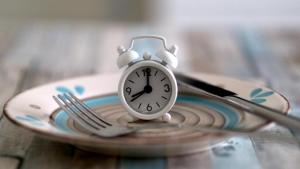 Ayuno intermitente: descubren efectos inesperados en los intestinos