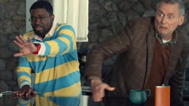 Netflix: de qué trata "Reunión", la película que mezcla comedia y suspenso y que ya es tendencia
