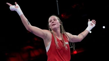 Luca Hámori escribió una desafortunada frase antes de enfrentar a la boxeadora de Argelia. (AFP)