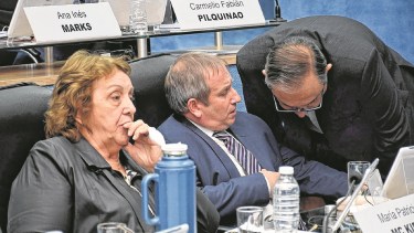 Mc Kidd, Ibarrolaza y Domínguez buscan su lugar en la Legislatura. Foto: Marcelo Ochoa. 