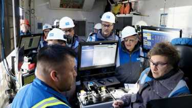 El presidente recorrió Vaca Muerta y conoció cómo se hacen los pozos shale.