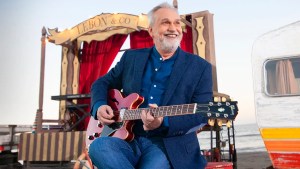 David Lebón llega a Neuquén: el merecido reconocimiento, sus últimos discos, Charly  García y aquel Isla Rock de 1986