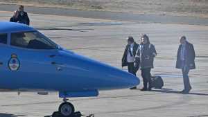 Javier Milei en Neuquén: viaje sin anuncios y las dos versiones por la ausencia de Rolando Figueroa