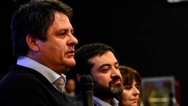 Gaido respaldó al gobernador Rolando Figueroa durante la inauguración del centro de convenciones. (Cecilia Maletti)