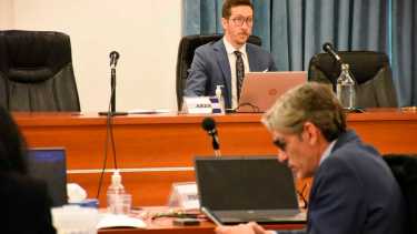 El juicio por jurados se realiza a puertas cerradas y culminará la semana próxima. (Matías Subat)