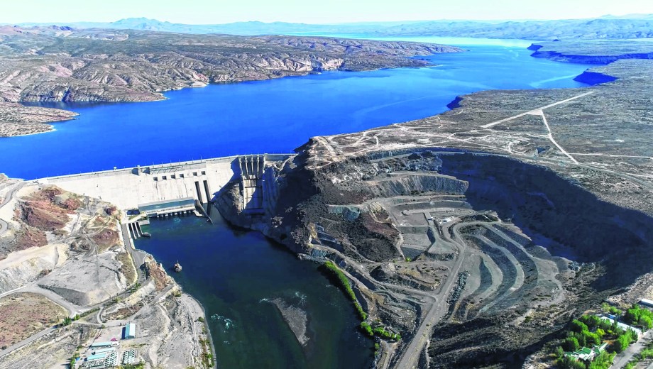 Piedra del Águila es la única represa de hormigón (Foto: Archivo)