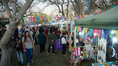 Llega la primera feria de Navidad a Cipolletti. Foto: Andres Maripe